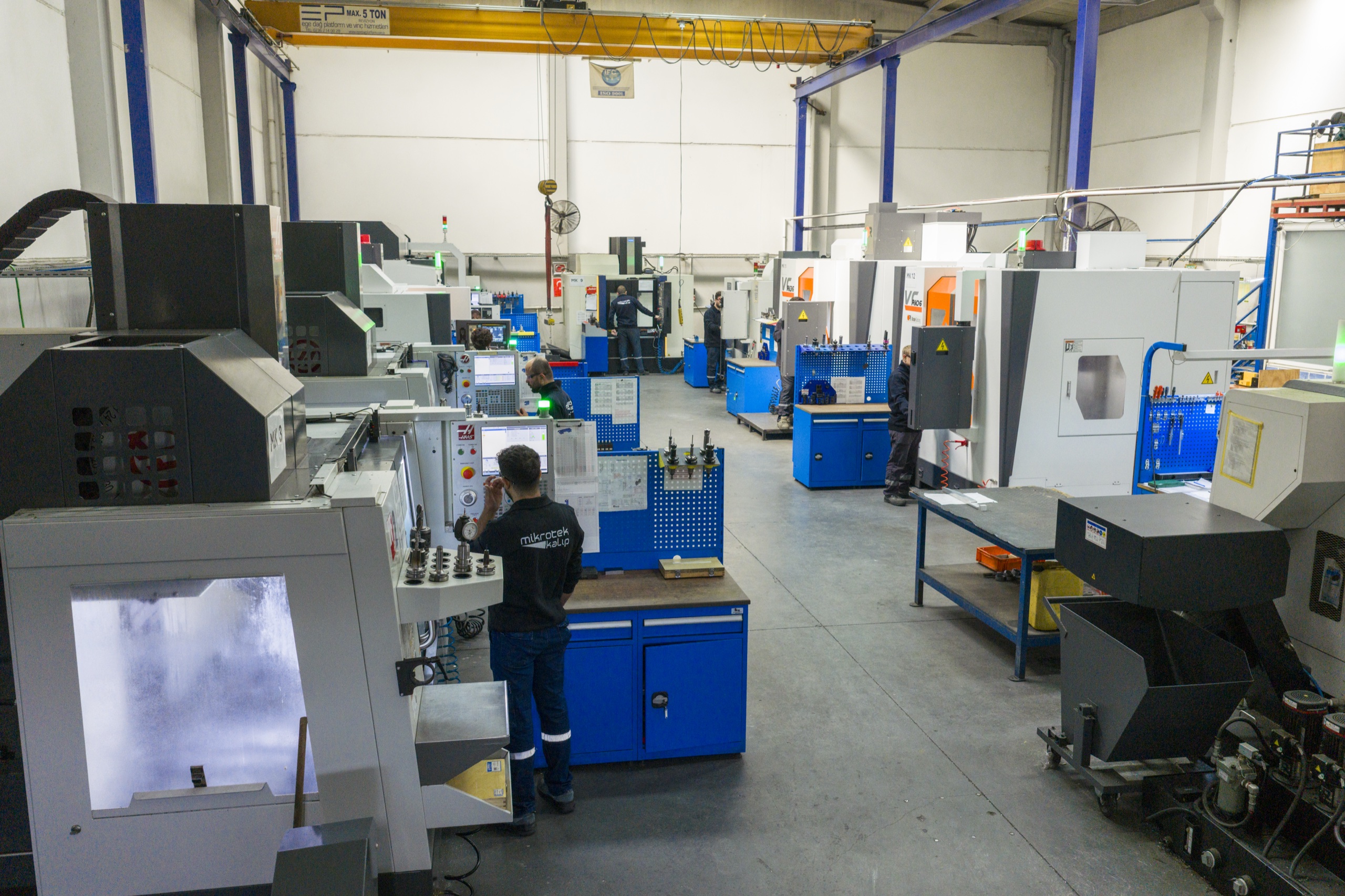 Mikrotek Kalıp makine parkuru: CNC işlem merkezleri ve torna tezgahları